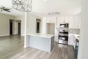 108 Cottonwood Dr, Hutto, TX 78634 - Photo 2