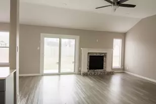 108 Cottonwood Dr, Hutto, TX 78634 - Photo 4