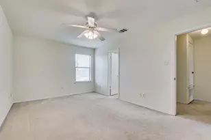 5701 Viewpoint Dr, Austin, TX 78744 - Photo 14