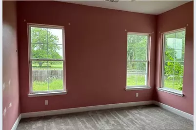 128 Gloria Boulevard, Smithville, TX 78957 - Photo 10