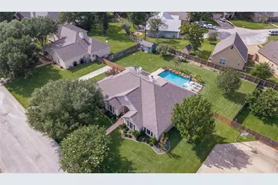 1108 Honeysuckle Ln, Caldwell, TX 77836 - Photo 2