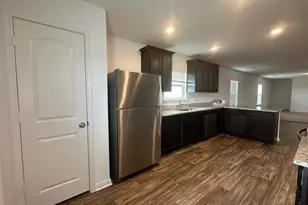 18300 Speculator Ln, Elgin, TX 78621 - Photo 14