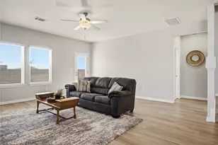 108 Hannah Trl, Georgetown, TX 78628 - Photo 10