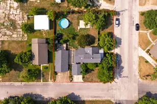 116 S Hackberry Ave, Luling, TX 78648 - Photo 4