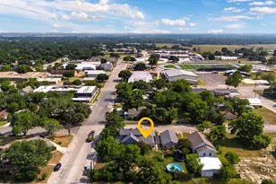 116 S Hackberry Ave, Luling, TX 78648 - Photo 1