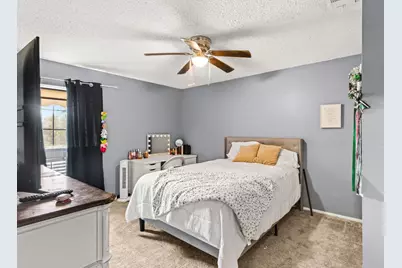 116 S Hackberry Avenue, Luling, TX 78648 - Photo 22