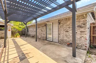116 S Hackberry Ave, Luling, TX 78648 - Photo 24