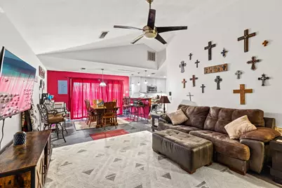 116 S Hackberry Avenue, Luling, TX 78648 - Photo 30