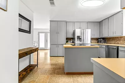 116 S Hackberry Avenue, Luling, TX 78648 - Photo 12