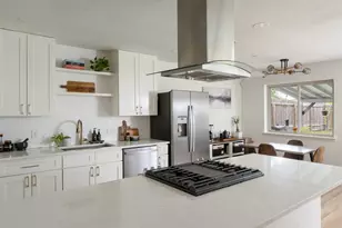 304 Skyloop Dr, Austin, TX 78745 - Photo 4
