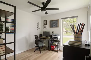 304 Skyloop Dr, Austin, TX 78745 - Photo 22