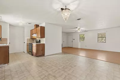 303 Ponderosa Road, Bastrop, TX 78602 - Photo 10