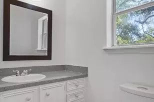 1211 Delano St, Austin, TX 78721 - Photo 14