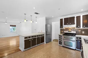 1211 Delano St, Austin, TX 78721 - Photo 10