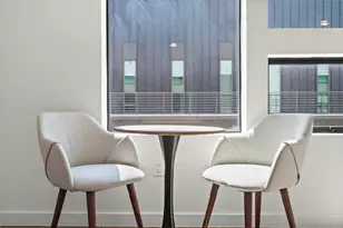 49 Navasota St, Austin, TX 78702 - Photo 20