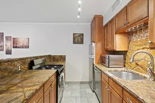 505 W 7th St, Austin, TX 78701 - Photo 10
