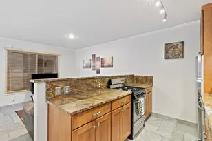 505 W 7th St, Austin, TX 78701 - Photo 12