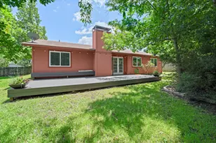 8914 Sparkling Creek Dr, Austin, TX 78729 - Photo 24