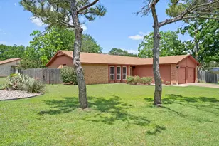 8914 Sparkling Creek Dr, Austin, TX 78729 - Photo 2