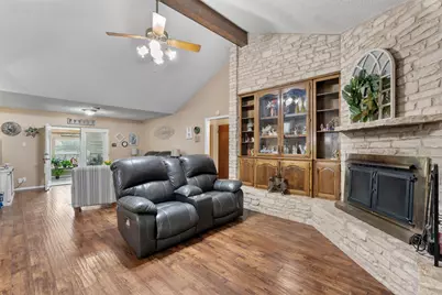 401 Drake Lane, Taylor, TX 76574 - Photo 4