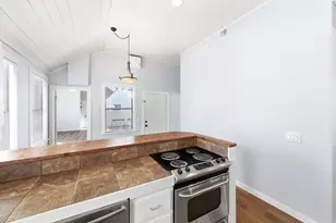 1811 Waterston Ave, Austin, TX 78703 - Photo 10