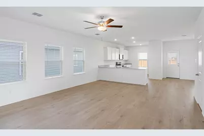 144 Wirepass Crest, Jarrell, TX 76537 - Photo 2