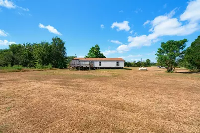 114 Pleasant Grove Loop, Elgin, TX 78621 - Photo 18