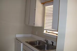 712 W 21st St, Austin, TX 78705 - Photo 6