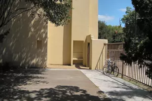 712 W 21st St, Austin, TX 78705 - Photo 2