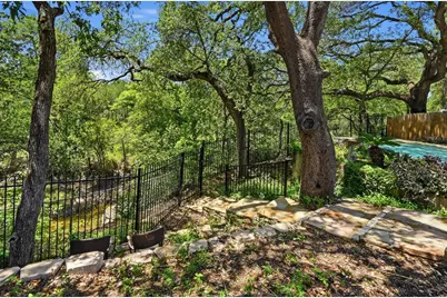 5300 Suburban Drive, Austin, TX 78745 - Photo 24