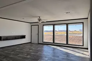 149 Castellana Wy, Elgin, TX 78621 - Photo 12