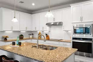 211 Brookside St, Hutto, TX 78634 - Photo 10