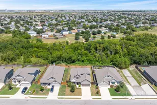 211 Brookside St, Hutto, TX 78634 - Photo 34