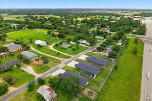 111 Fisher St, Elgin, TX 78621 - Photo 4