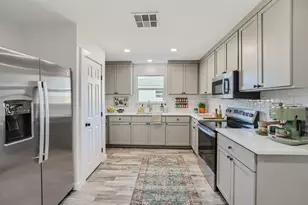 111 Fisher St, Elgin, TX 78621 - Photo 12
