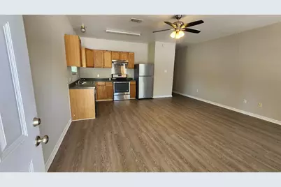 605 M L K Boulevard #A, Elgin, TX 78621 - Photo 2