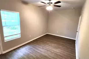 605 M L K Blvd, Elgin, TX 78621 - Photo 16