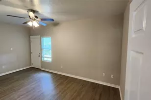 605 M L K Blvd, Elgin, TX 78621 - Photo 14