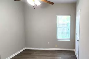 605 M L K Blvd, Elgin, TX 78621 - Photo 10