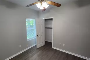 605 M L K Blvd, Elgin, TX 78621 - Photo 12