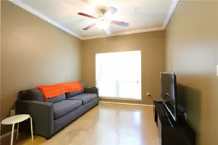 910 W 25th St, Austin, TX 78705 - Photo 2