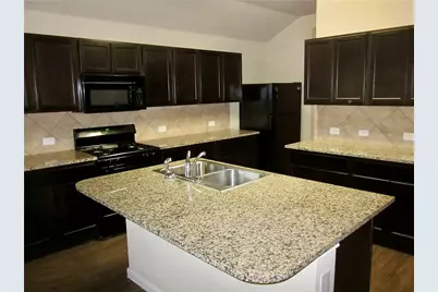 541 Alpha, Kyle, TX 78640 - Photo 2
