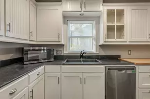 1300 Crestwood Rd, Austin, TX 78722 - Photo 14