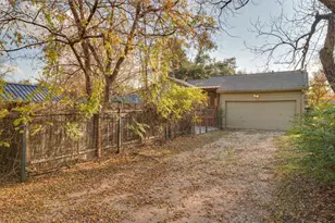 1300 Crestwood Rd, Austin, TX 78722 - Photo 34