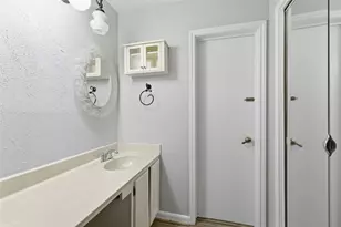 421 W San Antonio St, San Marcos, TX 78666 - Photo 8