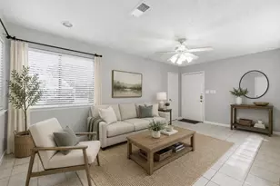 421 W San Antonio St, San Marcos, TX 78666 - Photo 2
