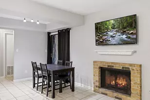 421 W San Antonio St, San Marcos, TX 78666 - Photo 4