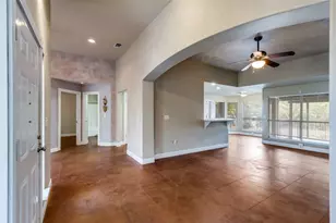 5718 McCarty Ln, Austin, TX 78749 - Photo 2