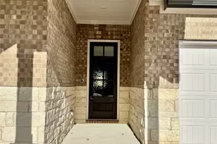 1301 White Daisy Ln, Georgetown, TX 78628 - Photo 4