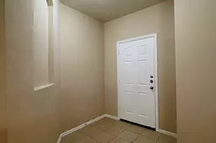 376 Spruce Dr, Kyle, TX 78640 - Photo 2